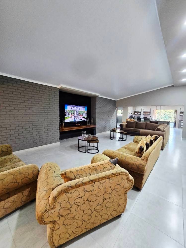 5 Bedroom Property for Sale in Irene Park North West